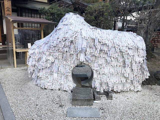 京都「安井金比羅宮」縁切りや縁結び効果は？アクセス方法など